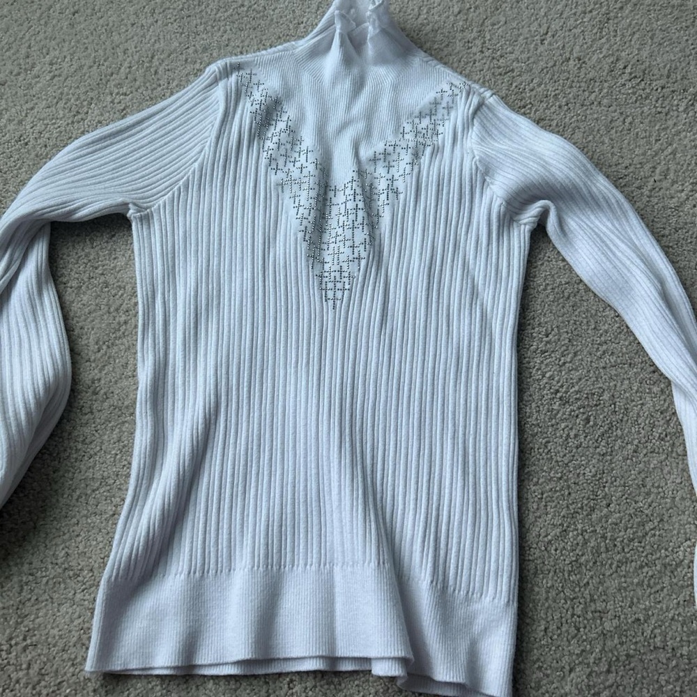 Chic White Long Sleeve Top